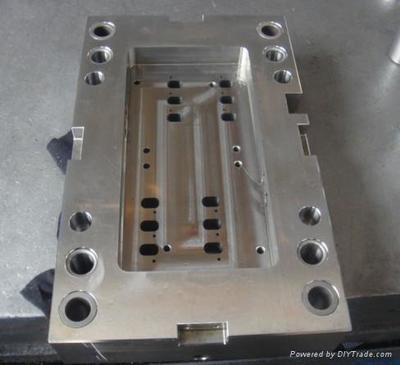 塑料模架非标定制 DME、HASCO、龙记标准与中国制造商的融合之道