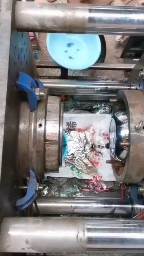 一秒成型 揭秘高效生产脸盆的模具技术